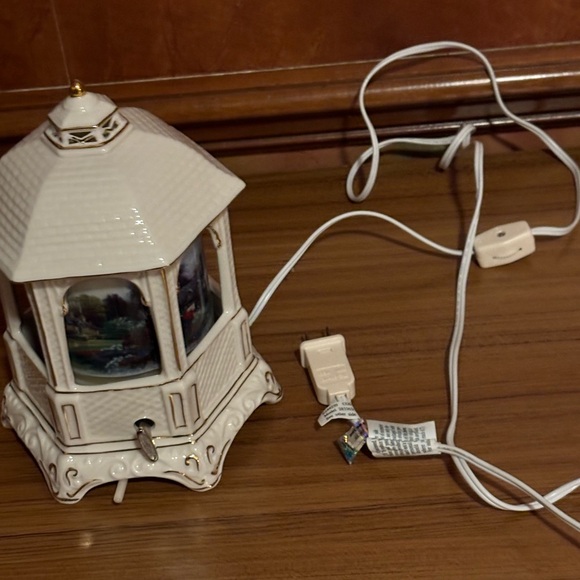 2005 Thomas Kinkade Ceramic Gazebo Music Box Night Light-WORKS! Beautiful! - Picture 10 of 10